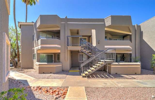 MOVE IN SPECIALS 2 weeks FREE - Townhouse with 2 Bedrooms 2 Bath! Gallery 1