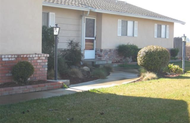 860 Olive Ave. - 860 Olive Avenue, Patterson, CA 95363