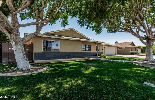 8315 E VERNON Avenue photos photos