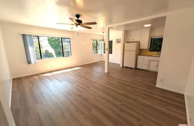 422 Arnaz Dr Gallery 2