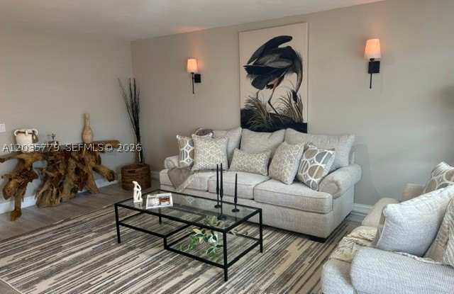 493 Fanshaw L Gallery 4