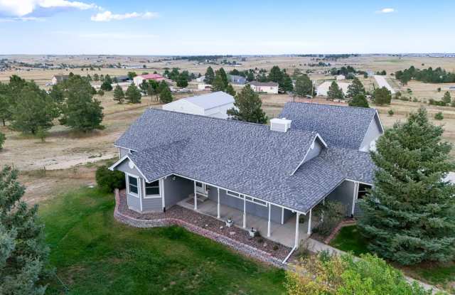Peaceful Country 4 Bed, 3 Bath Home in Elizabeth! photos photos