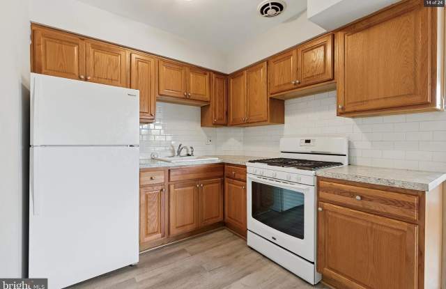 6920 Lawnton Street - 2 photos photos