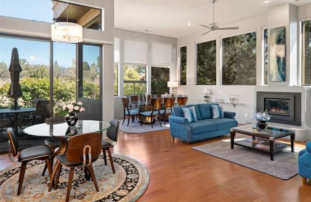 Lux 2-King Suite Luxury Townhome! Pool + Hot Tub! Gallery 3