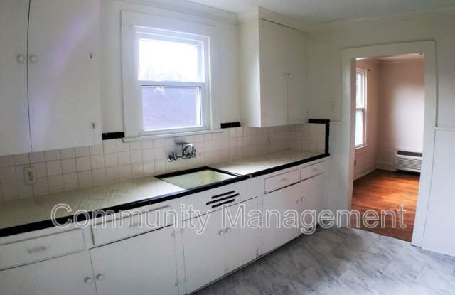 160 Chatsworth St photos photos