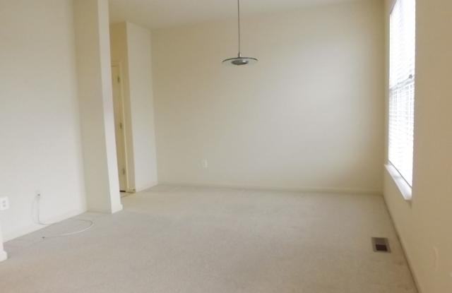 20870 Pitt Ter Gallery 4