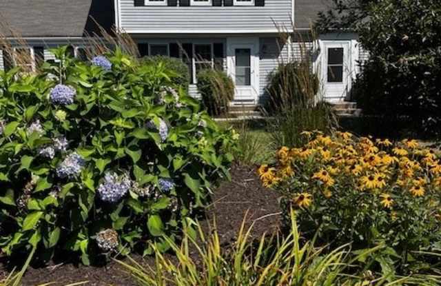 42 Constitution Square - 42 Constitution Square, Tolland County, CT 06250