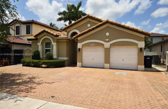 15429 SW 25th Ter photos photos