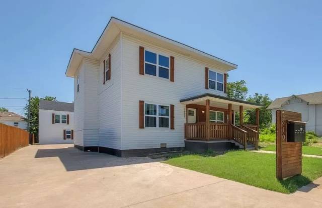 1810 Northwest 11th Street - A Gallery 2