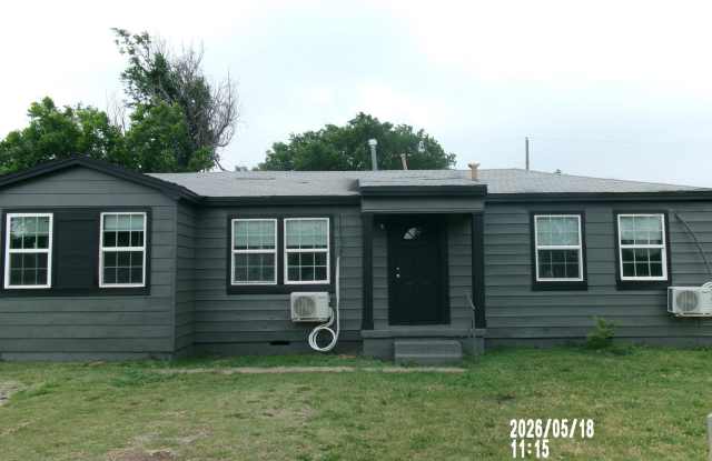 Very Nice Home at 220 SW 24th St in Lawton, OK! photos photos