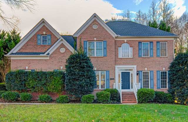 Available Now - Large 5 BD/3 Full Bath Home with Fenced Yard photos photos Available Now - Large 5 BD/3 Full Bath Home with Fenced Yard photos photos
