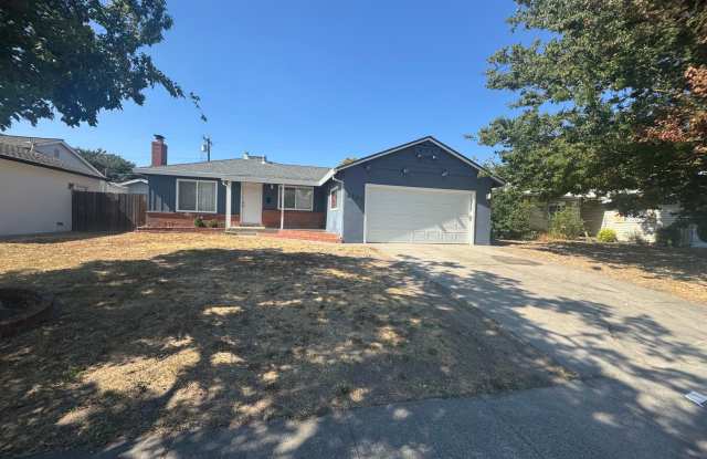4 Bedroom Home in Sacramento photos photos