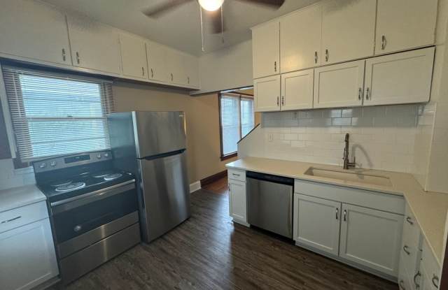 Large Augustana Rental Home Gallery 4