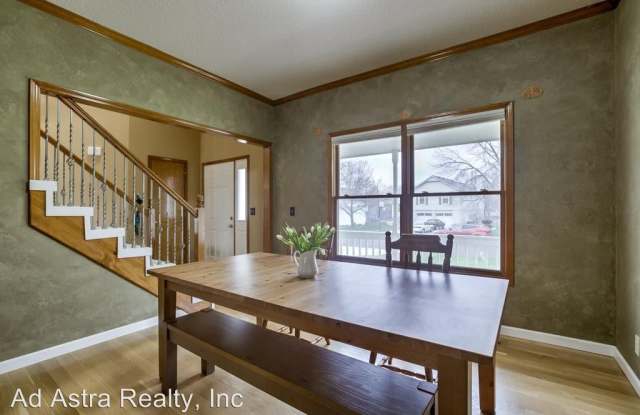 15860 Glenwood Avenue Gallery 2