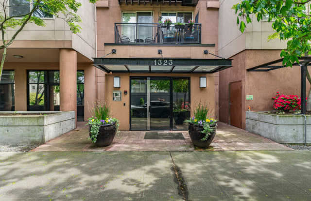 1323 Boren Ave photos photos