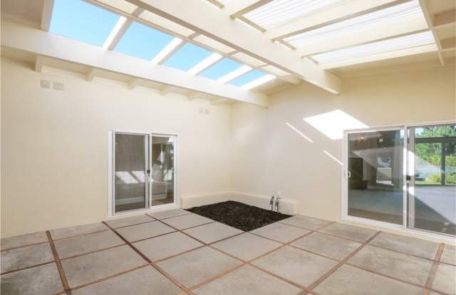 4755 Lone Valley Drive Gallery 4