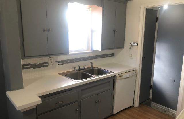 3 BED 1 BATH IN BEAUTIFUL GARFIELD HEIGHTS! Gallery 3