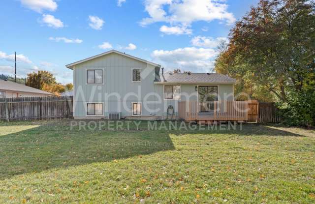 Great update 4-Bedroom Home On The South Hill With Lawn Care Included - Pet Friendly - 4211 East Sumac Drive, Spokane, WA 99223