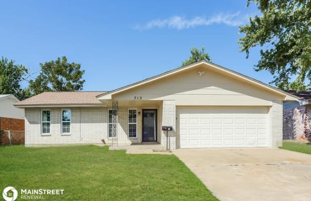 713 Royal Avenue - 713 Royal Avenue, Midwest City, OK 73130