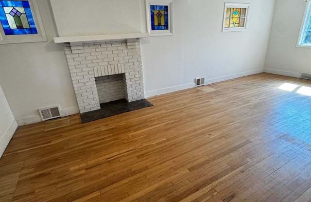 South Oakland 4bed/2bath Gallery 3