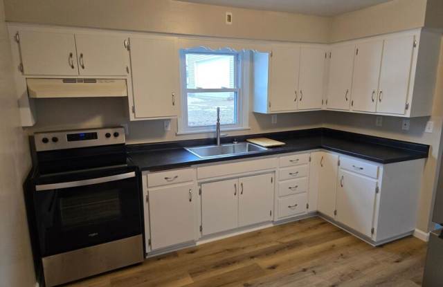 202 Lincoln St photos photos