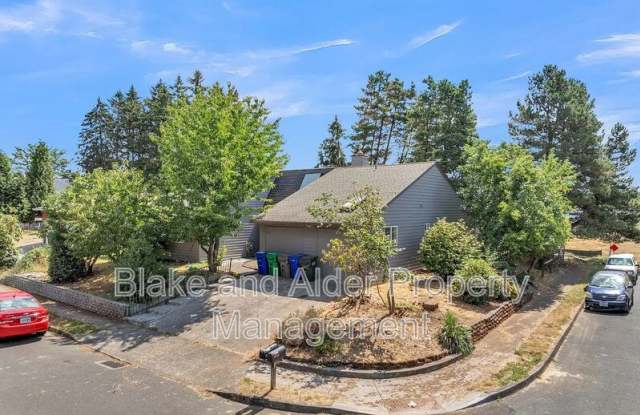 2402 SE 9th Court - 2402 Southeast 9th Court, Gresham, OR 97080