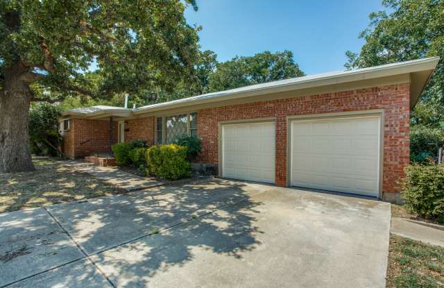 821 Lee Dr Gallery 3