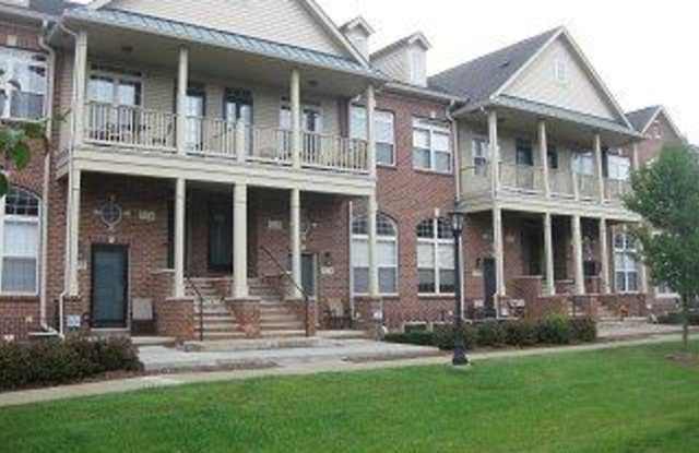 132 Sandy Lane - 132 Sandy Lane, Walled Lake, MI 48390