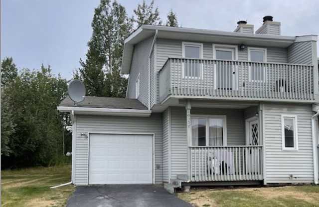 1035 E Seneca Ave photos photos