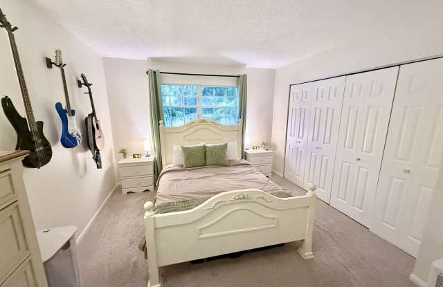 1649 Sunny Brook Lane Gallery 1