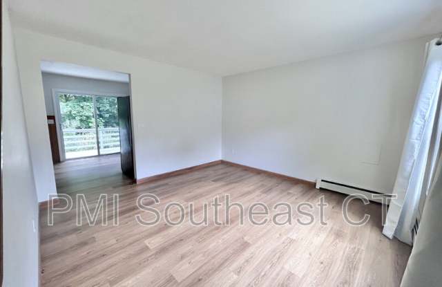 55 Hedge Ave Gallery 4