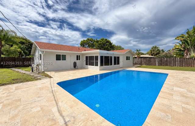3700 NW 2nd Ct Gallery 1