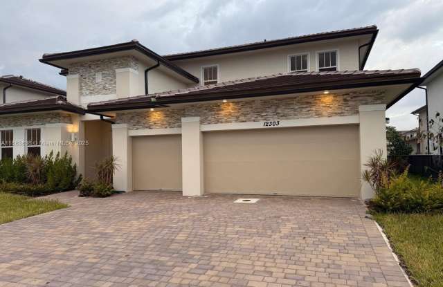 12303 SW 44th St photos photos