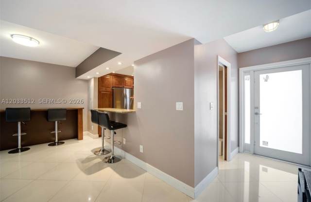 317 Poinciana Dr Gallery 3