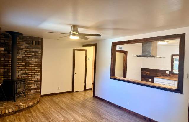 3 Bed 2.5 Bath Cabin-Inspired Home with Private Pool and Bonus Room Gallery 4