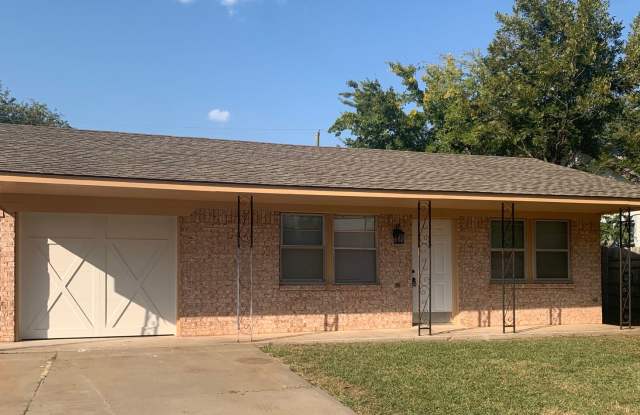 6505 NW Oak Rent House 3 bed 1.5 bath - 6505 Northwest Oak Avenue, Lawton, OK 73505 6505 NW Oak Rent House 3 bed 1.5 bath - 6505 Northwest Oak Avenue, Lawton, OK 73505