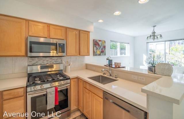 3316 S Holly Place Gallery 4