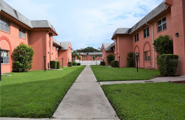 262 SW MONROE CIRCLE N - 262 Southwest Monroe Circle North, St. Petersburg, FL 33703