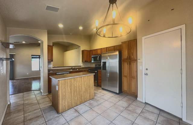 1702 S PINTO Drive Gallery 2