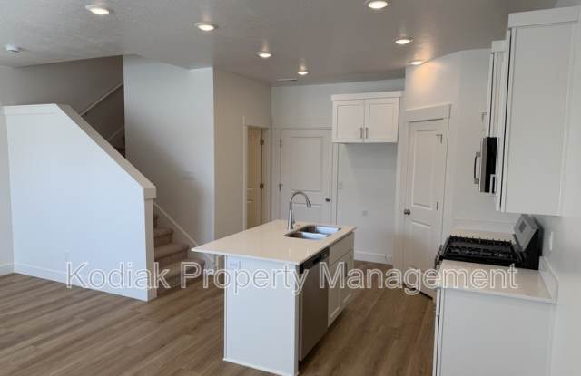 229 W 925 N Gallery 4