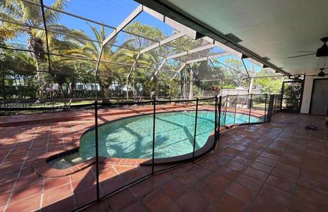 7625 SW 180th Ter # 7625 PALMETTO BAY, FL 33157 photos photos