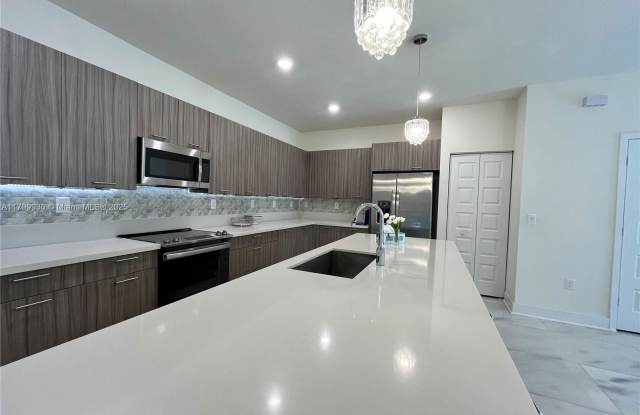 4745 Northwest 83rd Parkway photos photos