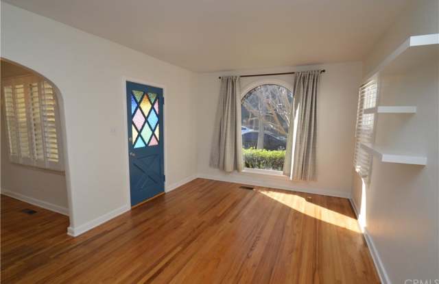 514 N Mariposa Street Gallery 3
