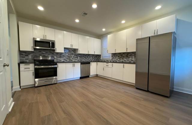 Now showing- 5BR 3 bath house! photos photos Now showing- 5BR 3 bath house! photos photos