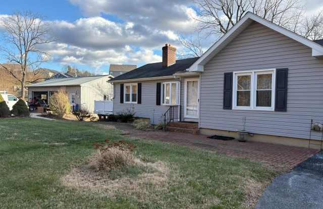 2851 NEW WINDSOR RD photos photos