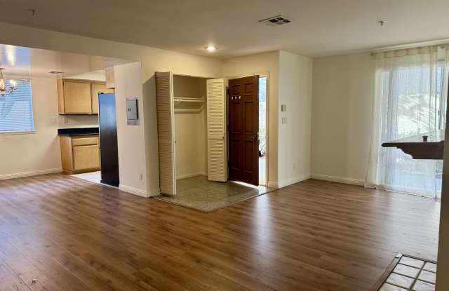 451 South Oakland Avenue - 8 Gallery 4