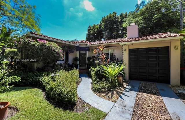 1260 La Mancha Ave photos photos