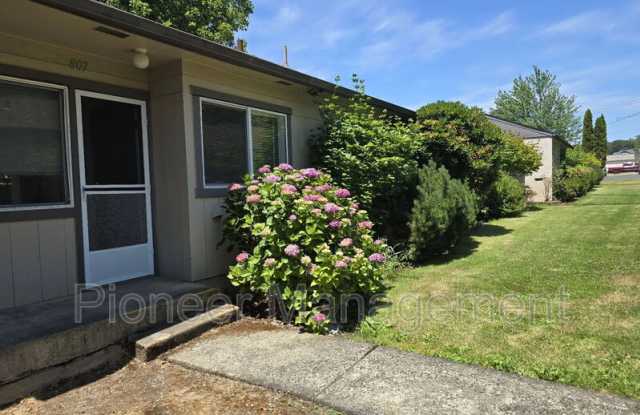 807 NE Alameda Ave photos photos