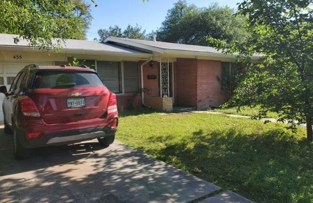 435 Millwood Gallery 2