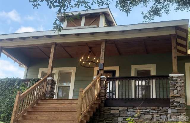216 E Catawba Avenue Gallery 1